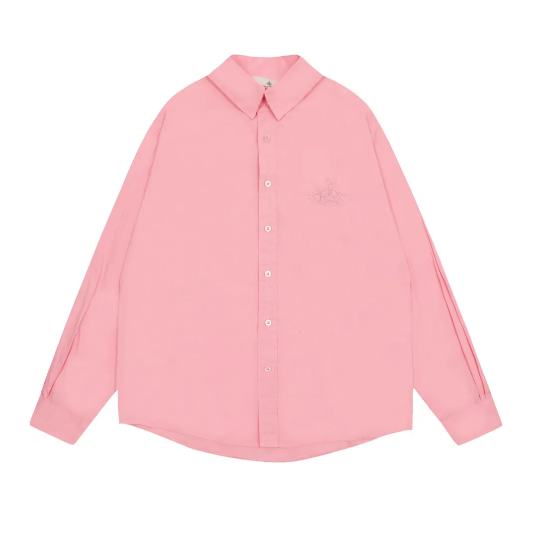 vivienne west wood The Queen Mother of the West Vivienne Heavy-duty patchwork old-style washed embroidered shirt Four seasons style Heavy-duty embroidery patch washing design on the back Very beautiful and unique Sleeve folding design with high workmanship Expanded arc design at the hem Loose and casual, slimming 5 color combinations are very versatile Correct accessories in the whole series Every detail is completely restored Straight to the full color Color: Eucalyptus green Sky blue Taro purple Pink White Size: S M L